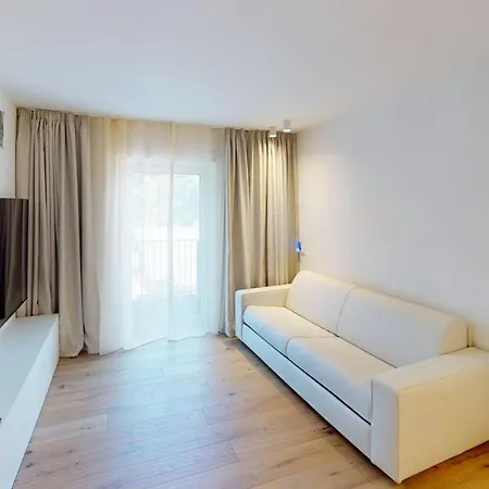 2 Separate Fuer Max 8 Pers Apartment *