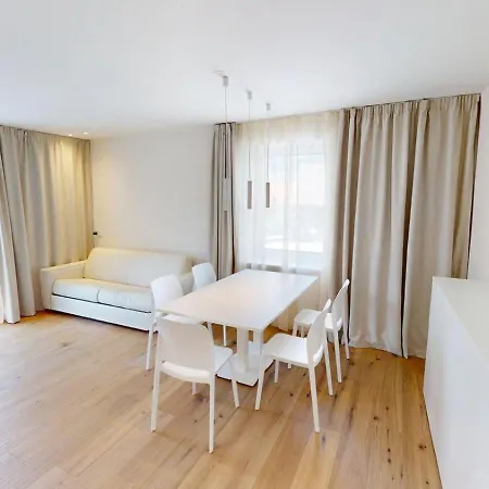 2 Separate Fuer Max 8 Pers Apartment *
