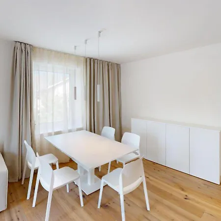 2 Separate Fuer Max 8 Pers Apartment *